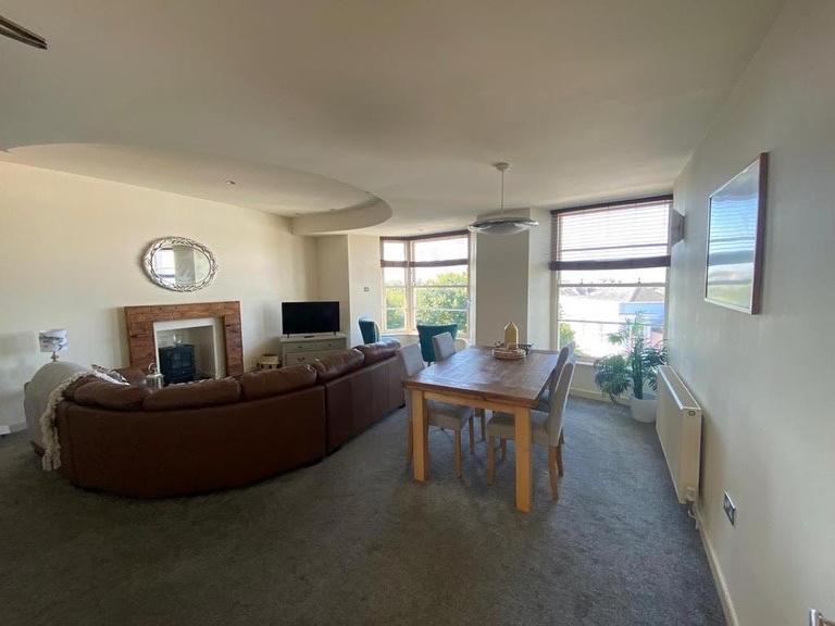 Caldey View- A Beautiful Flat In The Heart Oftenby Exterior photo